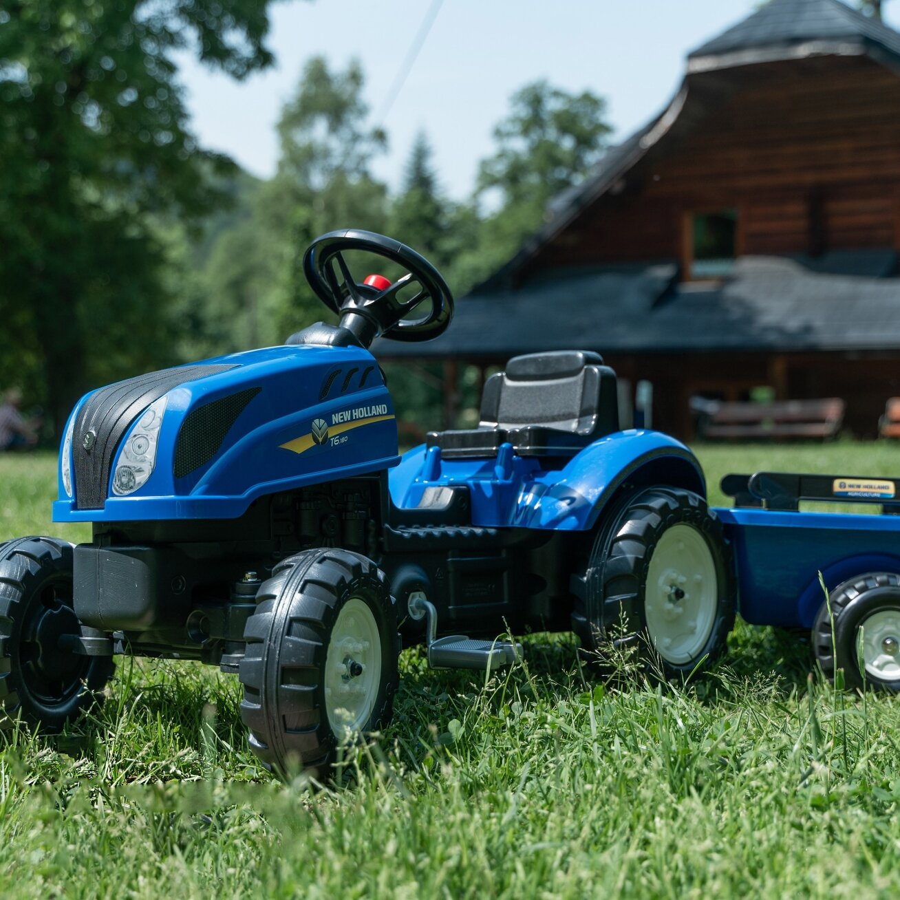 FALK pedalinis traktorius New Holland su priekaba ir atidaromu variklio dangčiu 2–5 m. 8