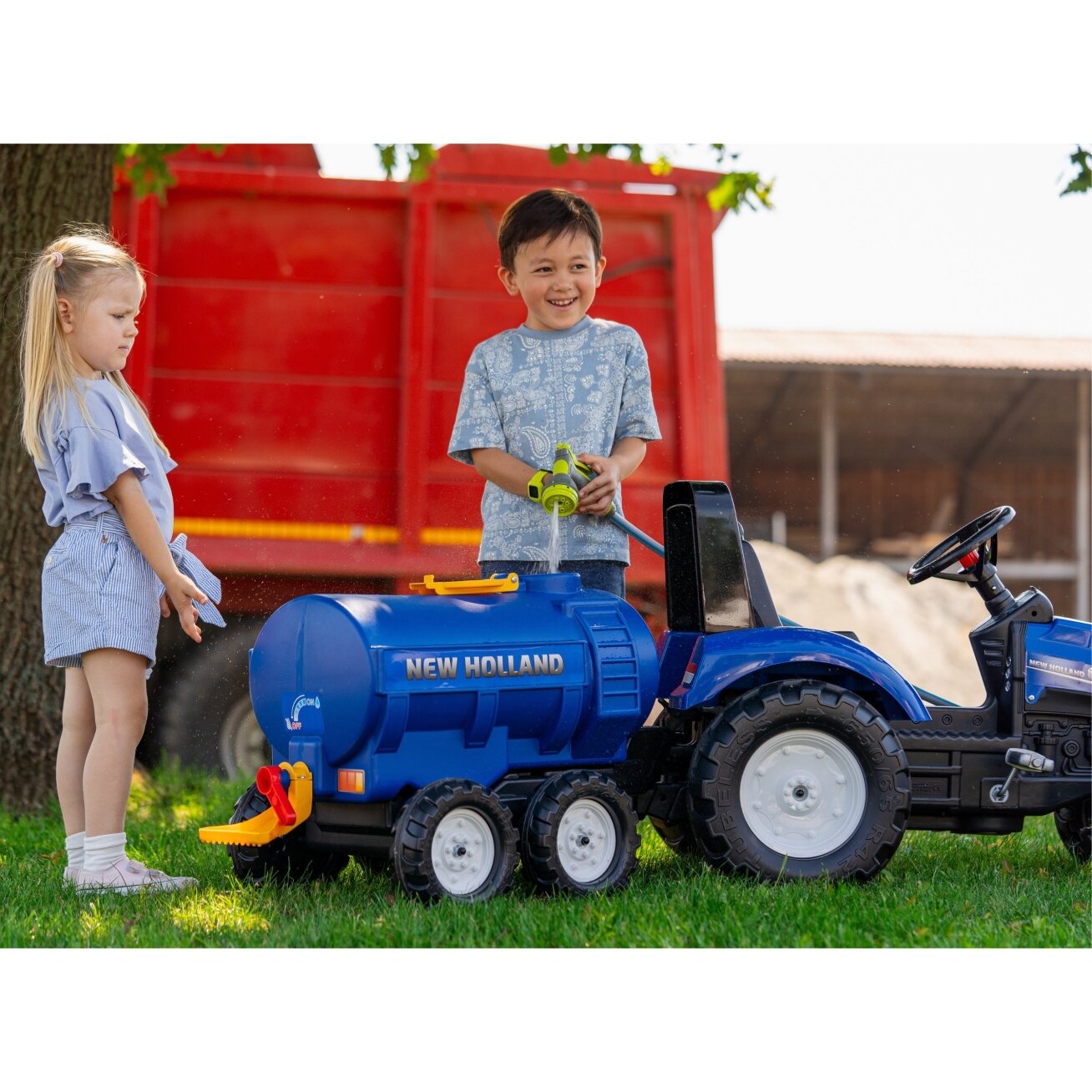FALK cisterninė priekaba-bakelis su kranu New Holland mėlyna 3–7 m. 4 FALK cisterninė priekaba-bakelis su kranu New Holland mėlyna 3–7 m. 4