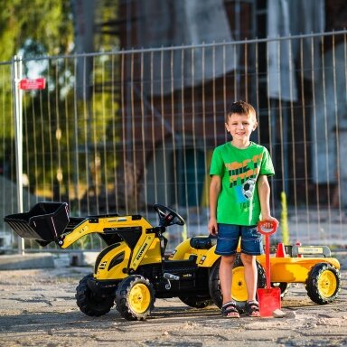 FALK pedalinis traktorius Komatsu ekskavatorius-krautuvas su priekaba 3–7 m.