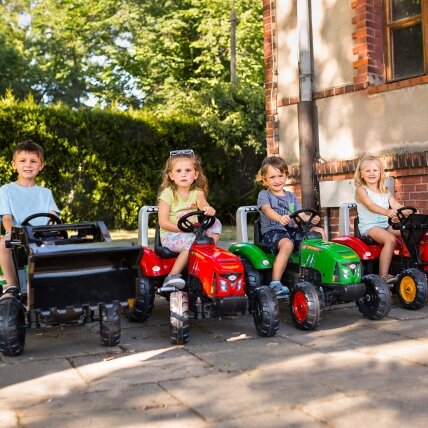 FALK pedalinė traktoriukas Red Supercharger su atidaromu variklio dangčiu ir priekaba nuo 3 metų 6 FALK pedalinė traktoriukas Red Supercharger su atidaromu variklio dangčiu ir priekaba nuo 3 metų 6
