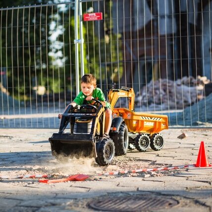 FALK traktorius Case IH Backhoe oranžinis su priekaba, judantis kaušas nuo 3 metų 3 FALK traktorius Case IH Backhoe oranžinis su priekaba, judantis kaušas nuo 3 metų 3