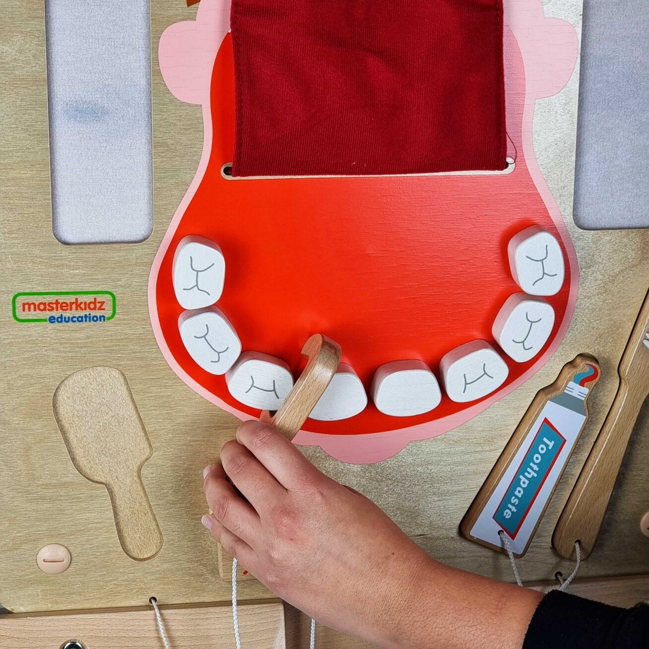 MASTERKIDZ Burnos higiena Sieninė sensorinė lentelė Flex Montessori 12