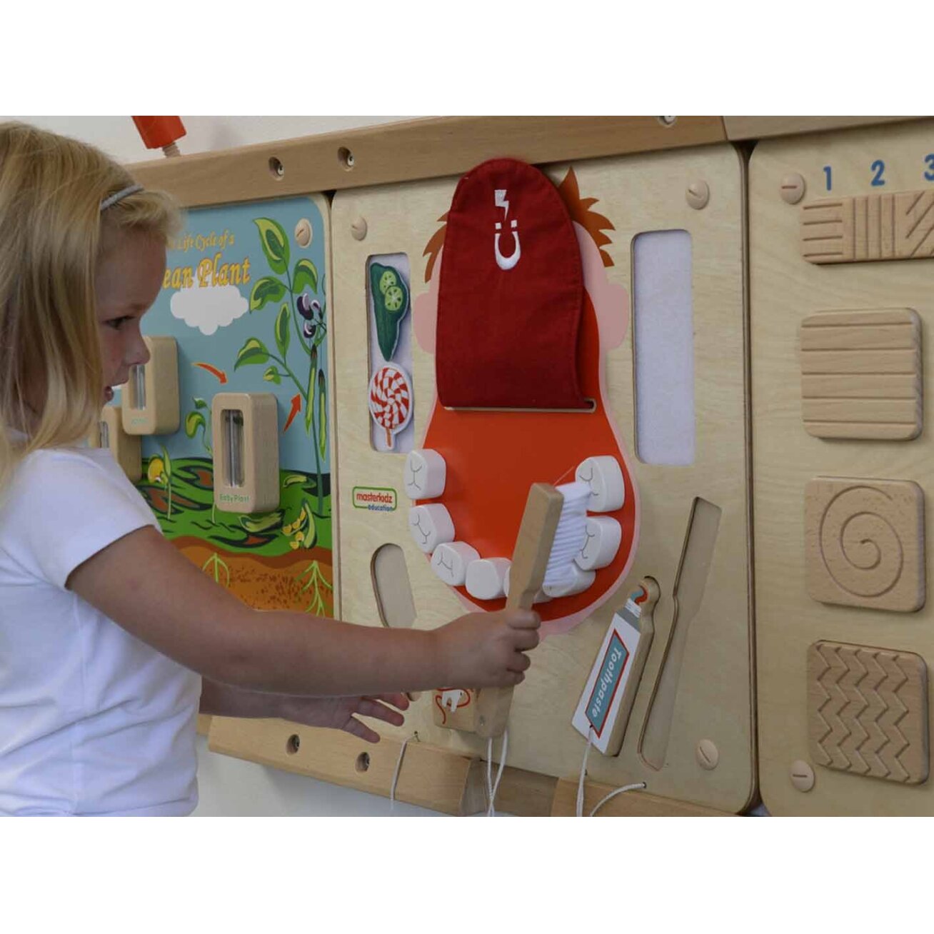 MASTERKIDZ Burnos higiena Sieninė sensorinė lentelė Flex Montessori 4