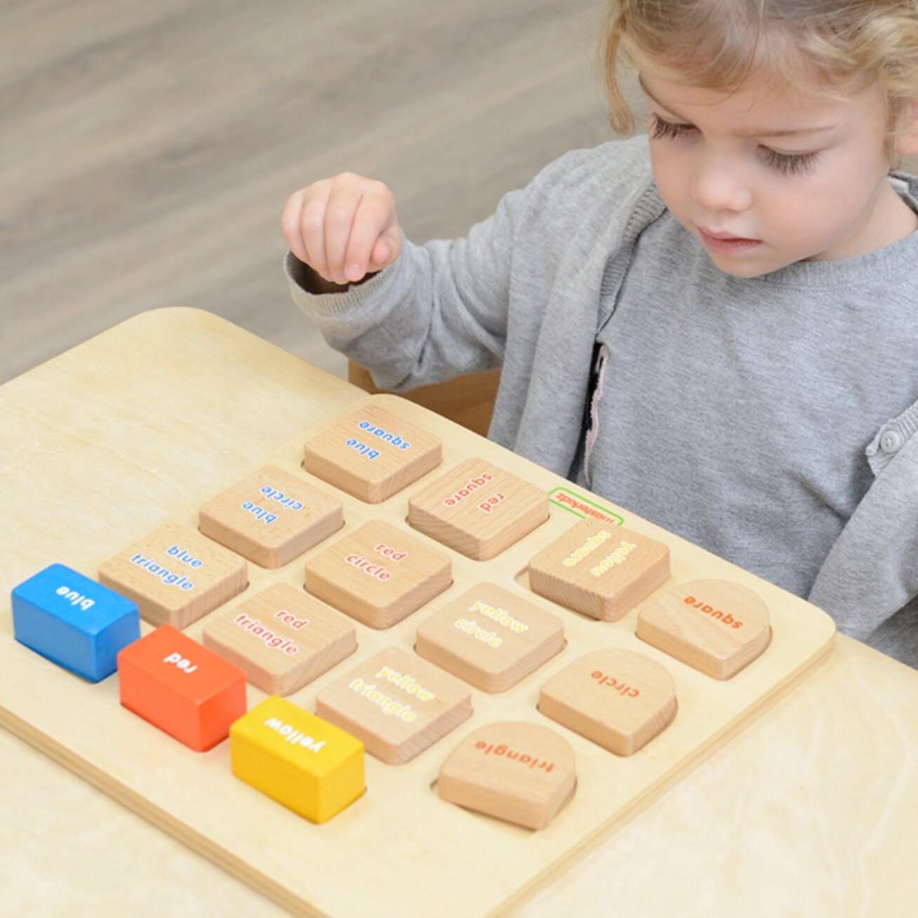 MASTERKIDZ Edukacinė lentelė – formų ir spalvų rūšiuotuvas 3