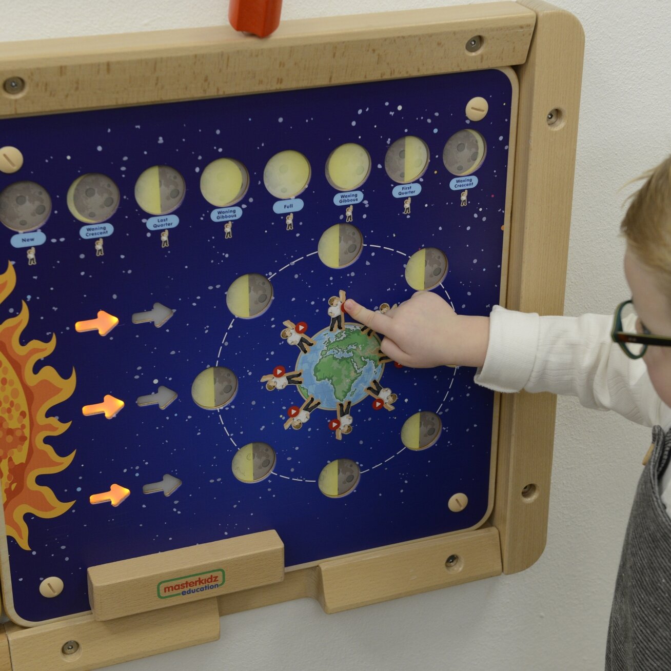 MASTERKIDZ Montessori edukacinė lentelė Mėnulio fazės 1