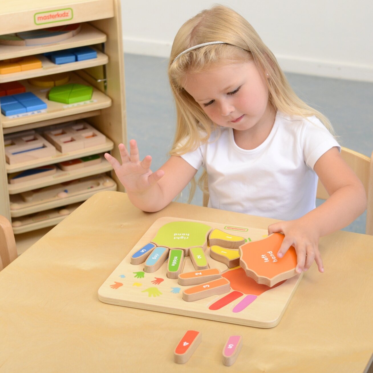 MASTERKIDZ Edukacinė medinė lentelė skaičiavimui ant pirštų 4 MASTERKIDZ Edukacinė medinė lentelė skaičiavimui ant pirštų 4