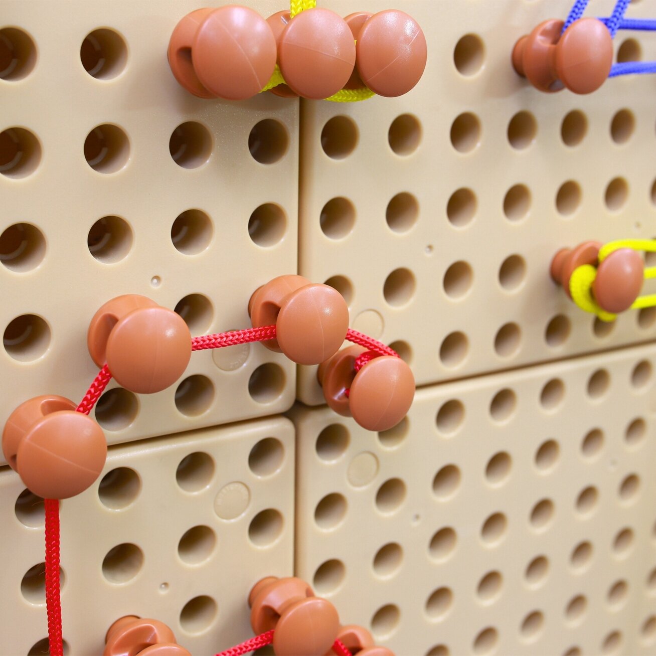 MASTERKIDZ Žiedelių ir virvelių rinkinys – STEM mokslinei-kūrybinei lentelei 3 MASTERKIDZ Žiedelių ir virvelių rinkinys – STEM mokslinei-kūrybinei lentelei 3