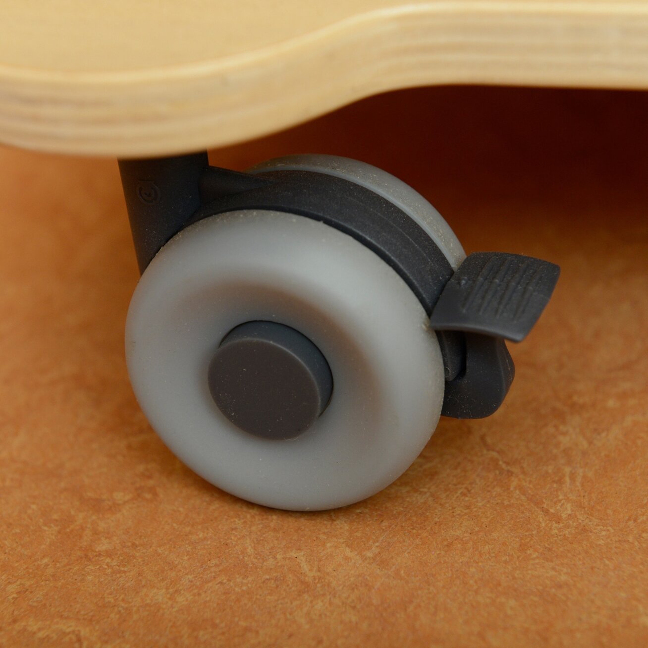 MASTERKIDZ lentyna ant ratukų – 3 lentynos STEM lentos priedams 800H x 800L 5 MASTERKIDZ lentyna ant ratukų – 3 lentynos STEM lentos priedams 800H x 800L 5