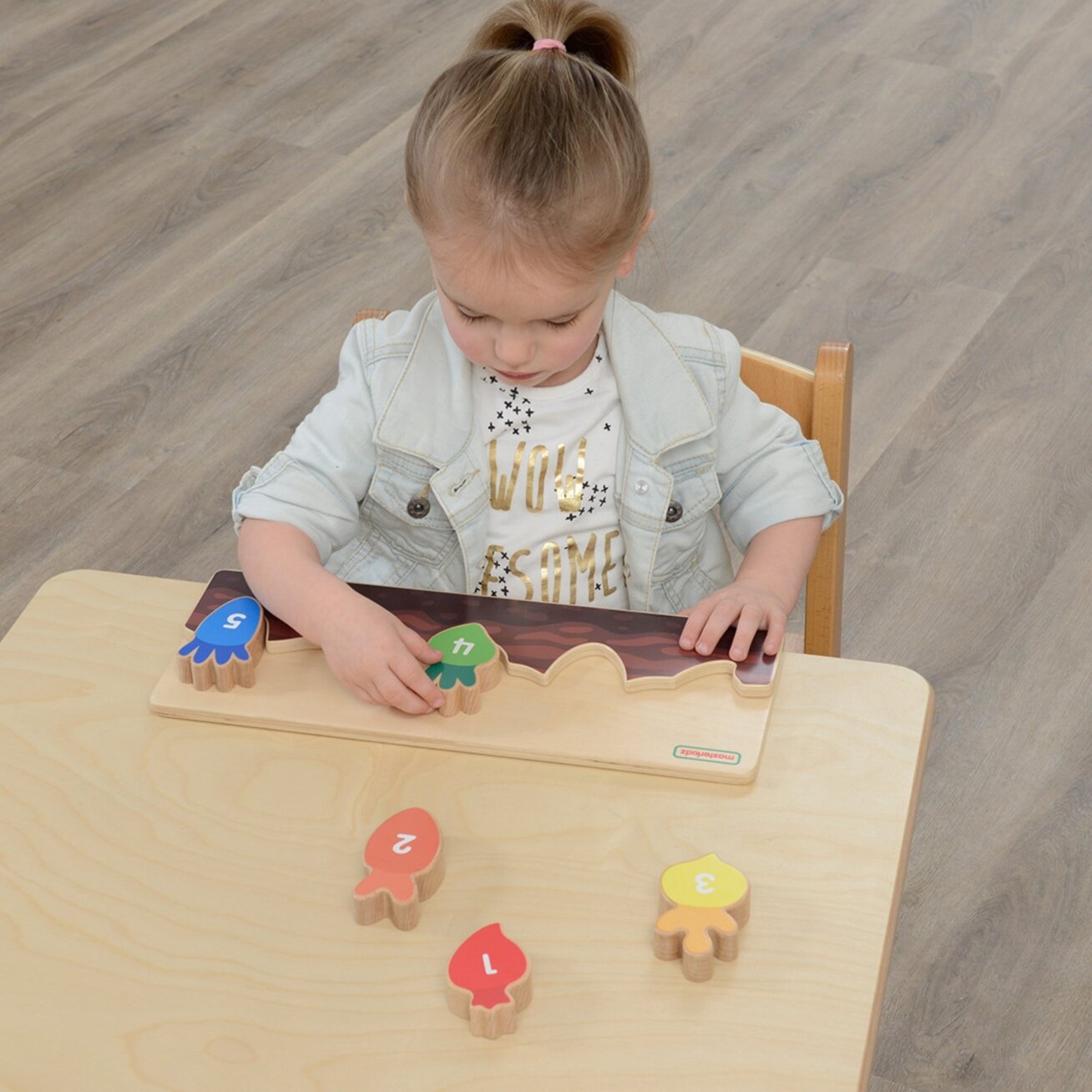 MASTERKIDZ Medinė edukacinė lysvė: skaičiai, spalvos ir daržovės 2