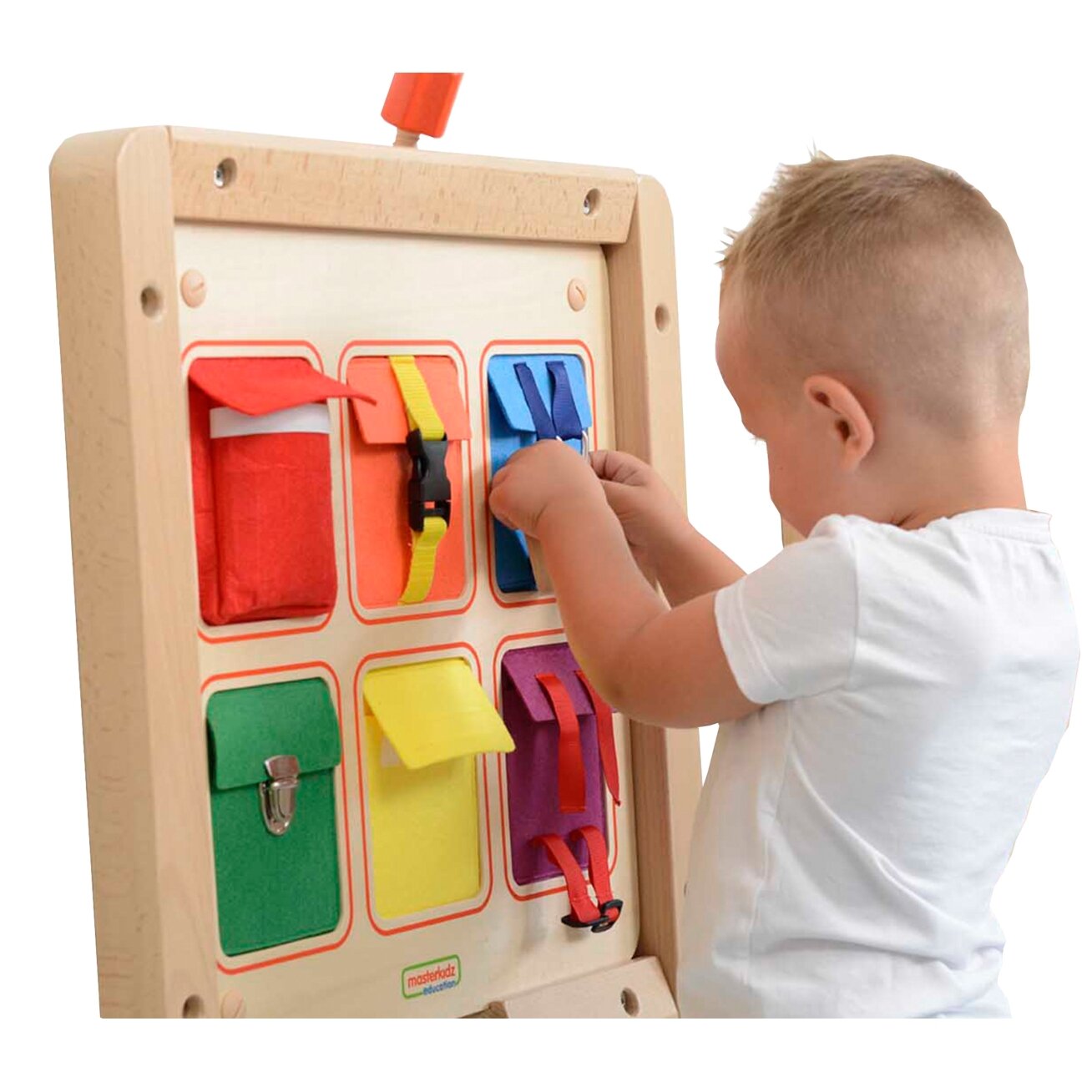 MASTERKIDZ Medinė sieninė manipuliacinė lenta Flex Spalvotos kišenėlės sagtelės ir lipukai 1 MASTERKIDZ Medinė sieninė manipuliacinė lenta Flex Spalvotos kišenėlės sagtelės ir lipukai 1