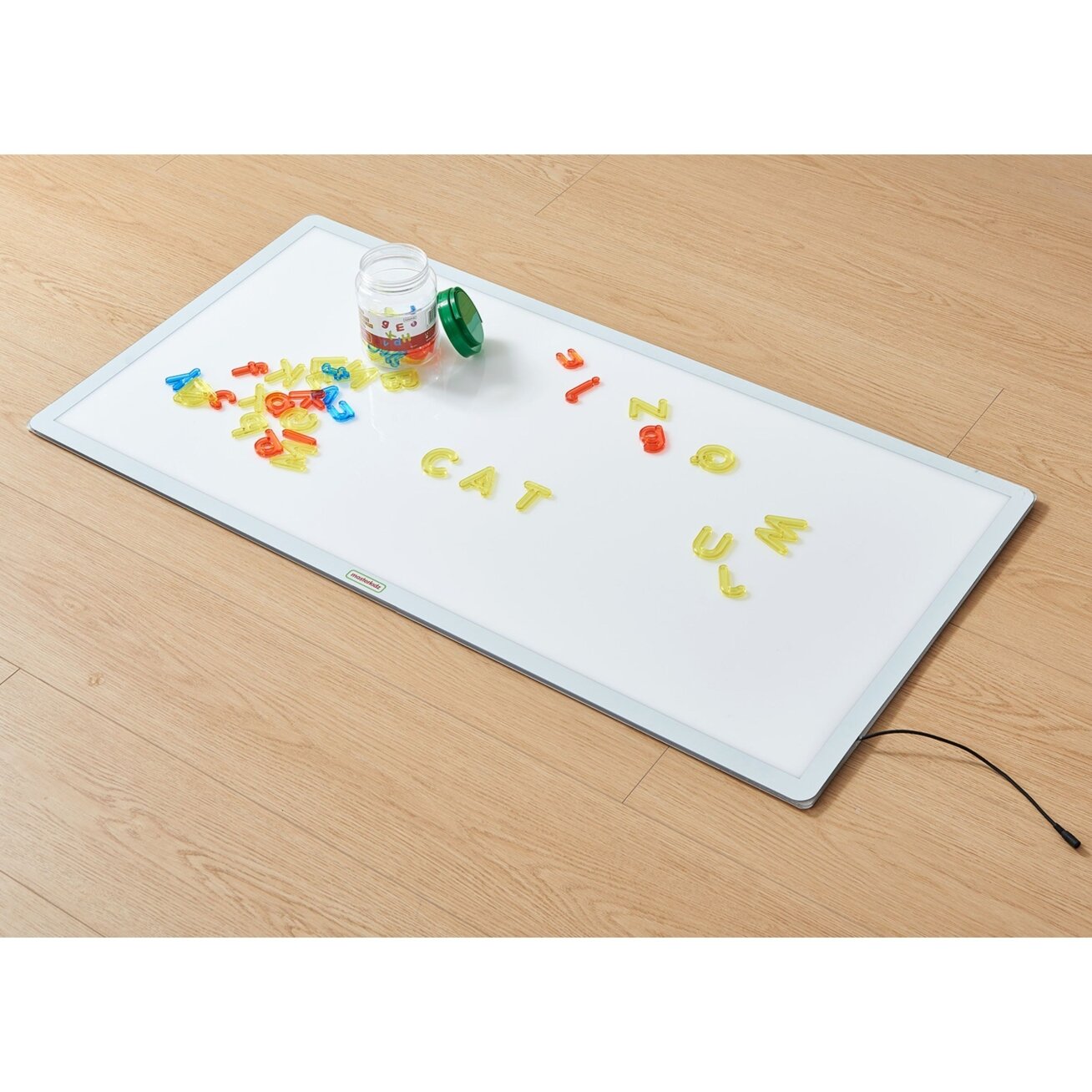 MASTERKIDZ Skaidri abėcėlė 52 spalvotos raidės šviesos paneliui STEM 2