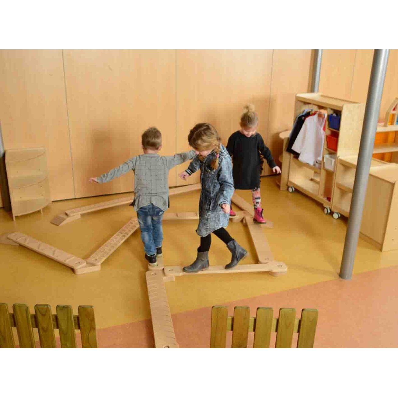 MASTERKIDZ Pusiausvyros ir balanso treniruotė medinės lentelės 3 MASTERKIDZ Pusiausvyros ir balanso treniruotė medinės lentelės 3