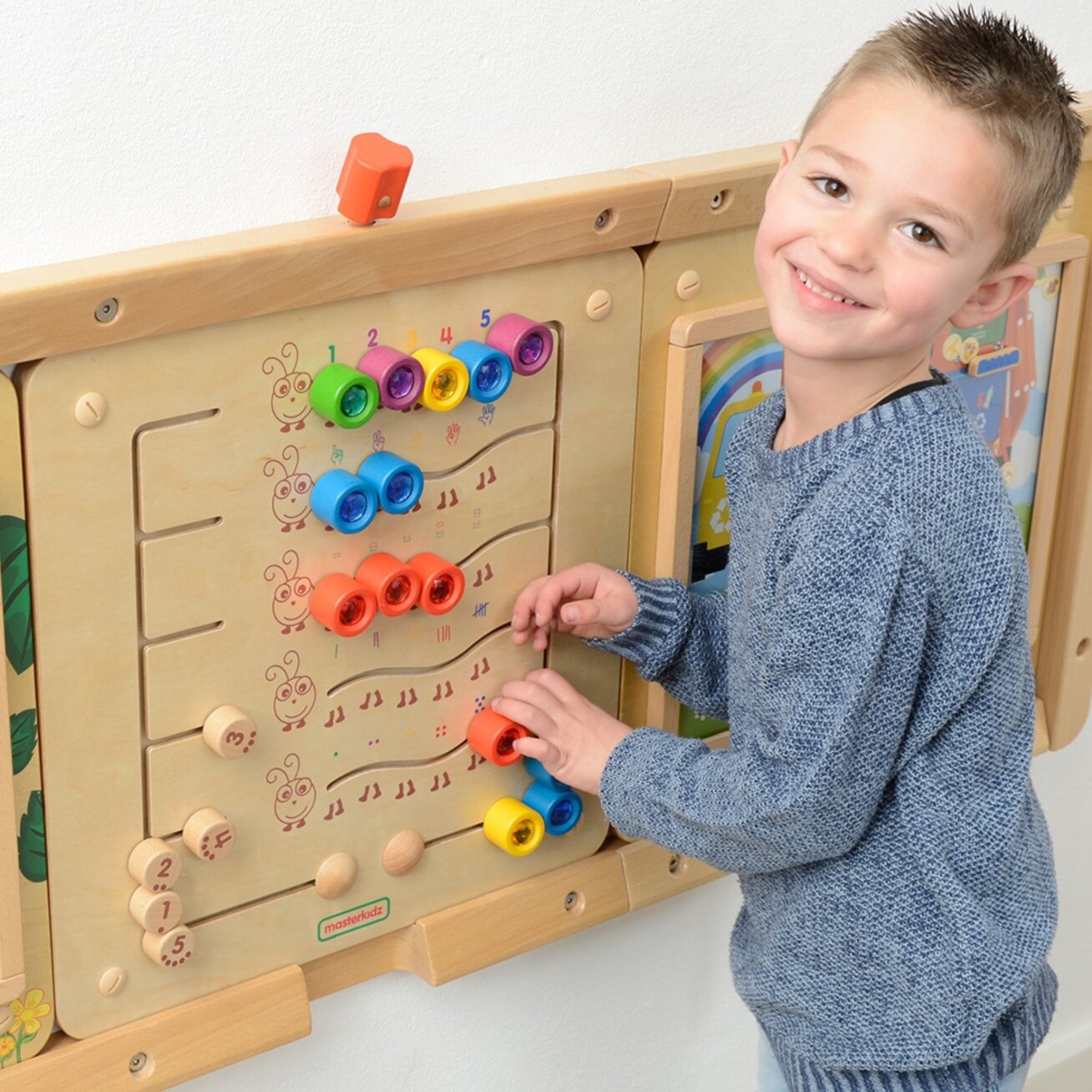 MASTERKIDZ Spalvoti vikšreliai – skaičių ir kiekių mokymasis – Montessori edukacinė sieninė lenta 3 MASTERKIDZ Spalvoti vikšreliai – skaičių ir kiekių mokymasis – Montessori edukacinė sieninė lenta 3