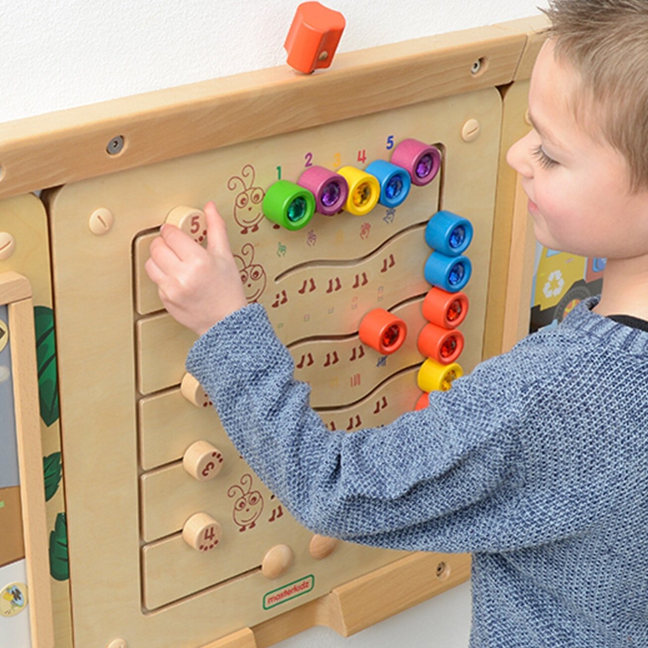 MASTERKIDZ Spalvoti vikšreliai – skaičių ir kiekių mokymasis – Montessori edukacinė sieninė lenta 6