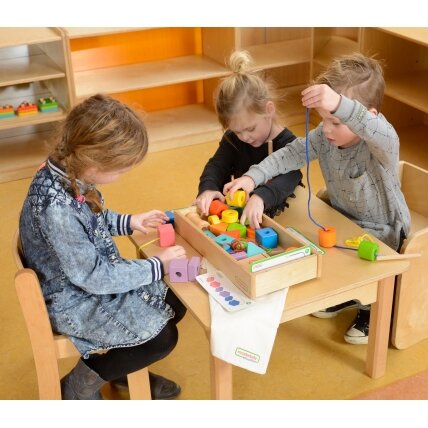 MASTERKIDZ Didelė medinė vėrimo ir suvarstymo Montessori priemonė 4