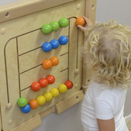 MASTERKIDZ Sieninė edukacinė lenta Labirintas su karoliukais Montessori 14