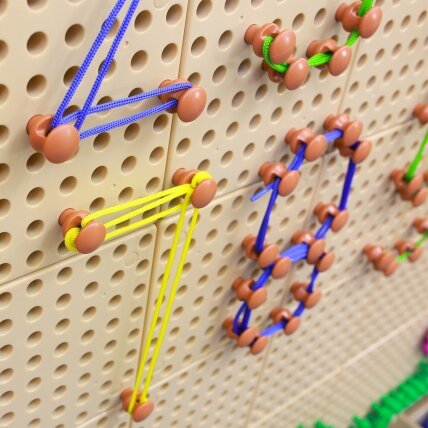 MASTERKIDZ Žiedelių ir virvelių rinkinys – STEM mokslinei-kūrybinei lentelei 5 MASTERKIDZ Žiedelių ir virvelių rinkinys – STEM mokslinei-kūrybinei lentelei 5