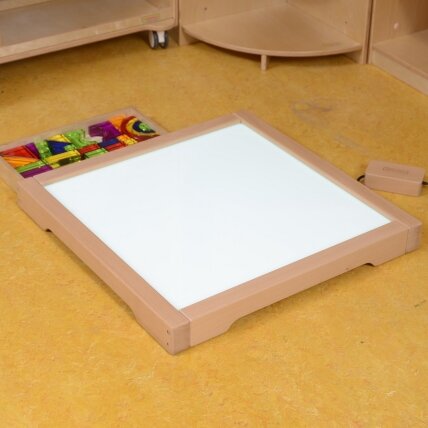 MASTERKIDZ LED šviesos panelis – spalvų keitimas nuotolinio valdymo pultu 1