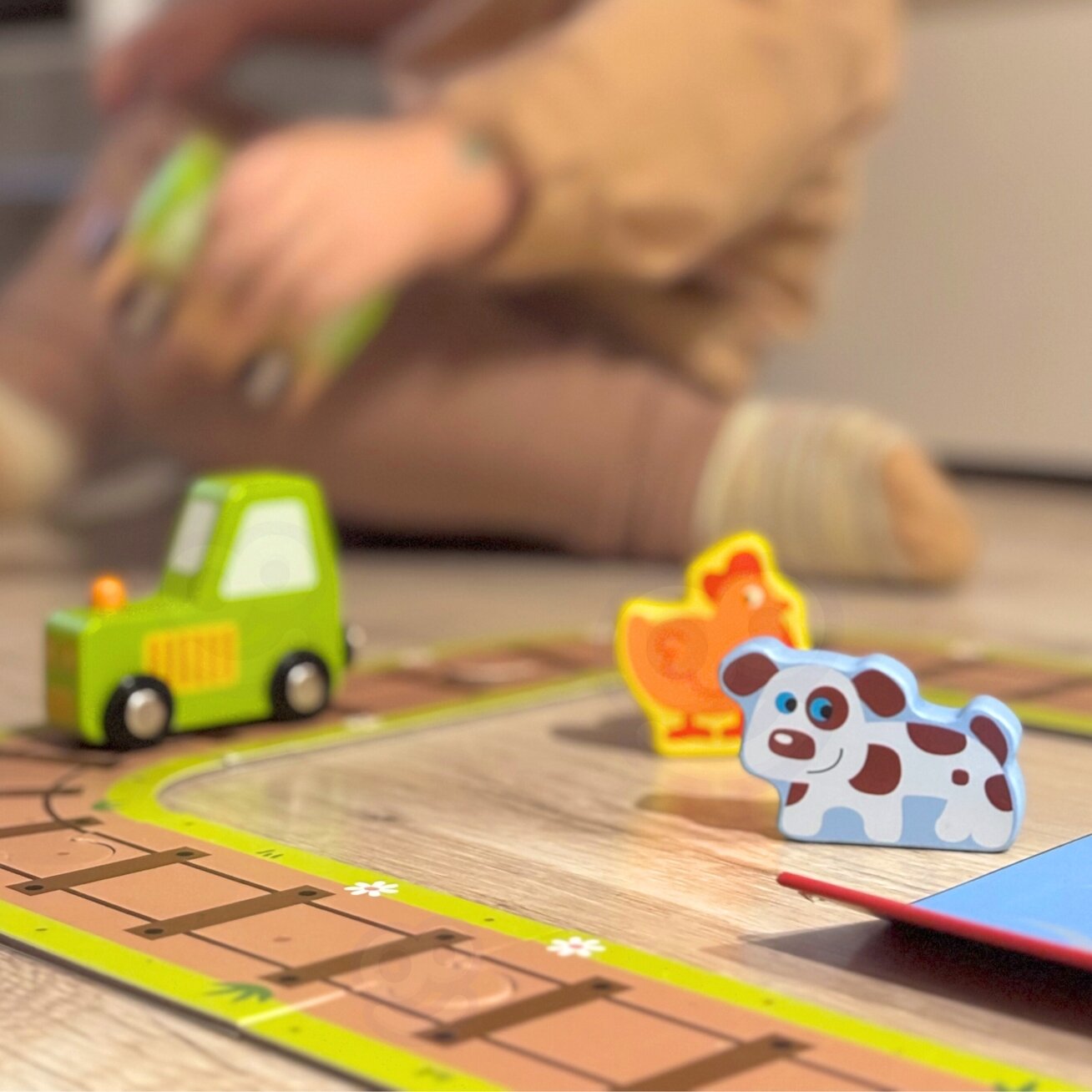 TOOKY TOY Medinė ferma lagamine Figūrėlės Transporto priemonės 4