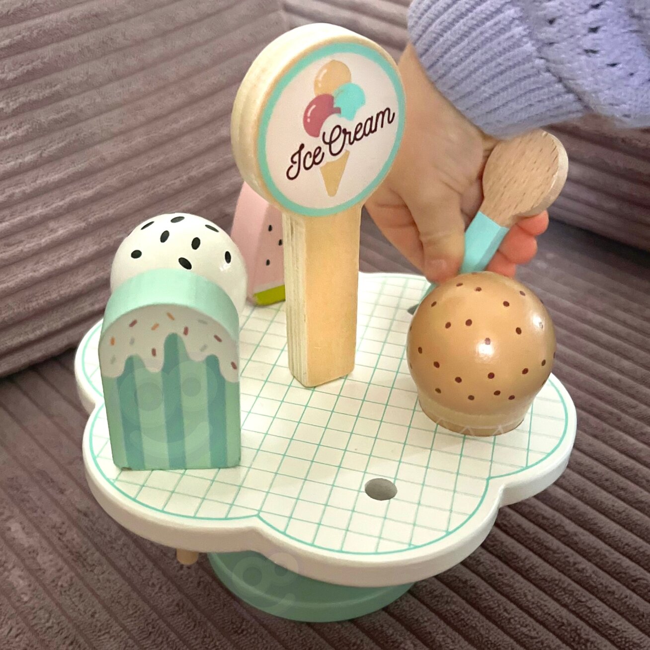 TOOKY TOY Mediniai magnetiniai ledai su stovu 8 TOOKY TOY Mediniai magnetiniai ledai su stovu 8
