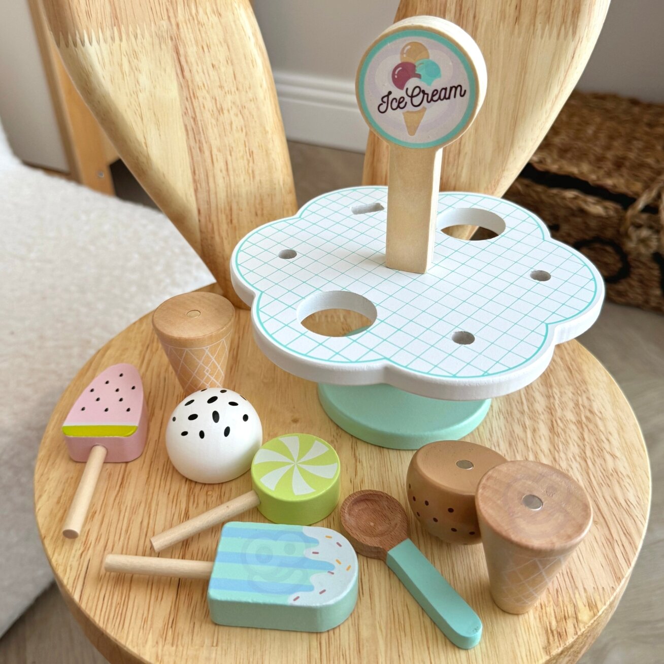 TOOKY TOY Mediniai magnetiniai ledai su stovu 9 TOOKY TOY Mediniai magnetiniai ledai su stovu 9