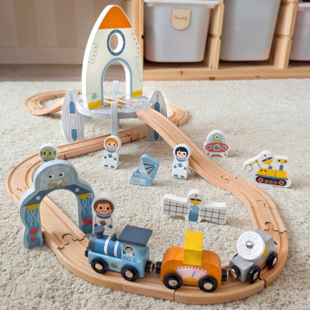 TOOKY TOY Medinis kosminis traukinukas – bėgių rinkinys 1 TOOKY TOY Medinis kosminis traukinukas – bėgių rinkinys 1