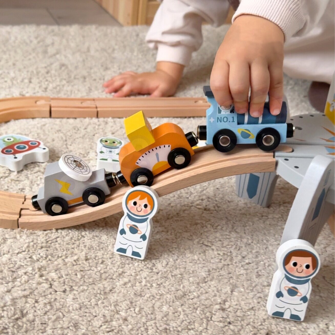 TOOKY TOY Medinis kosminis traukinukas – bėgių rinkinys 2