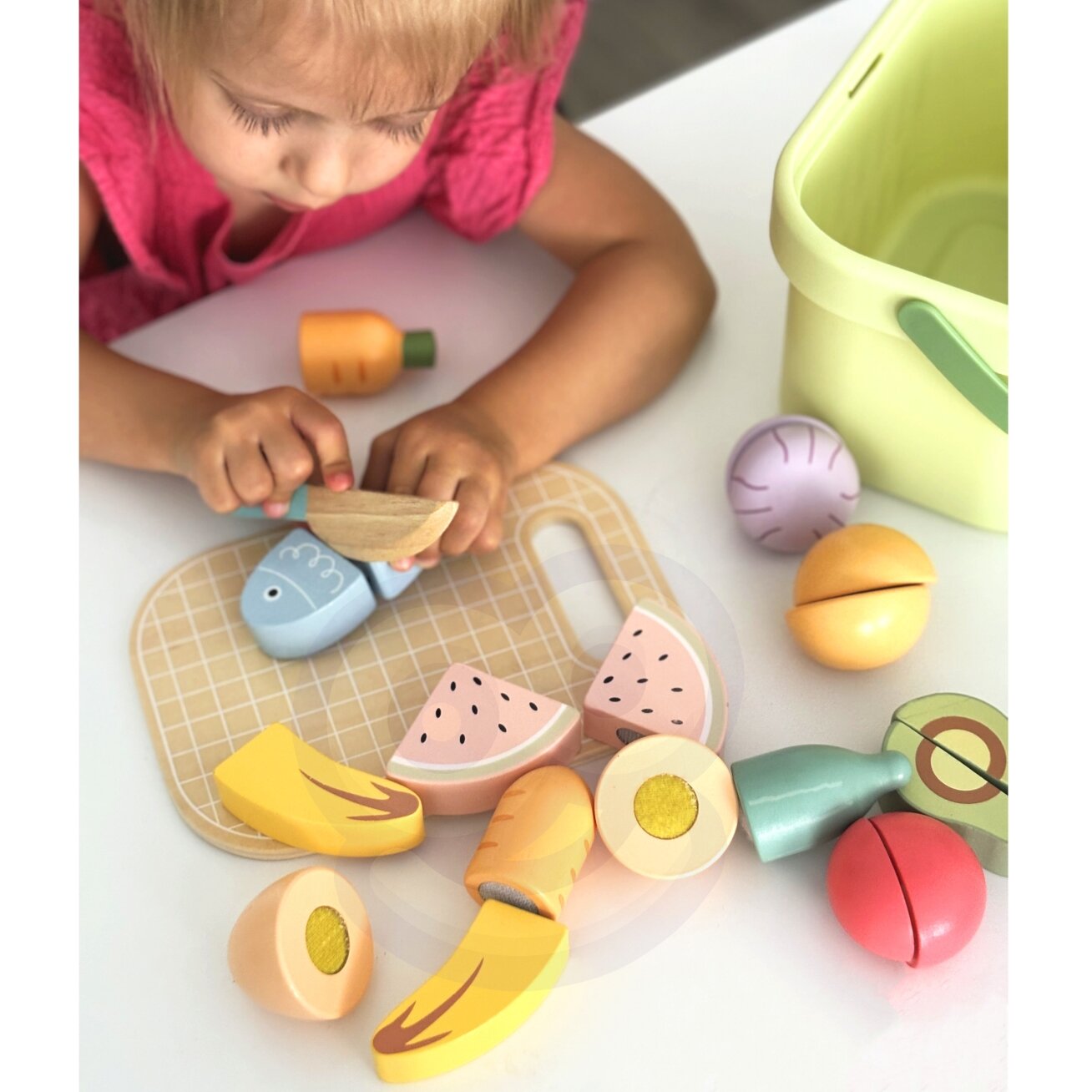 TOOKY TOY Medinis maisto rinkinys daržovės ir vaisiai 9