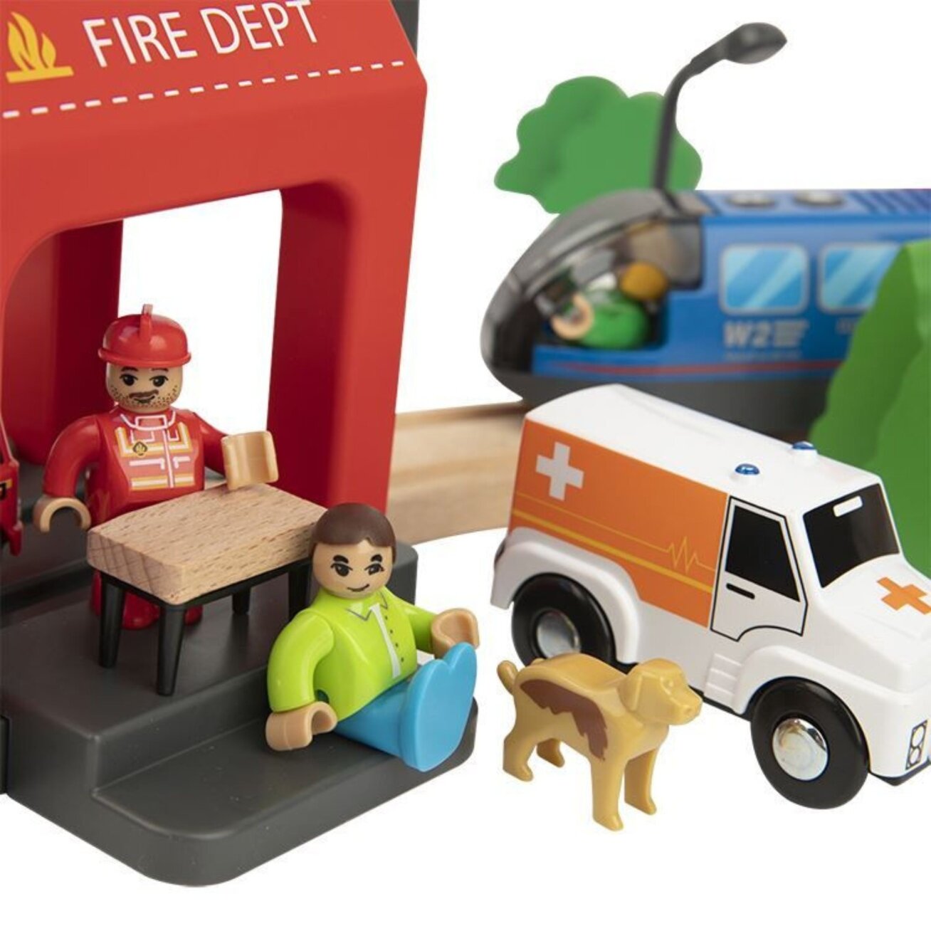 Tooky Toy medinis elektrinis traukinukų rinkinys Gaisrinė su garso efektais 70 vnt. FSC 7 Tooky Toy medinis elektrinis traukinukų rinkinys Gaisrinė su garso efektais 70 vnt. FSC 7