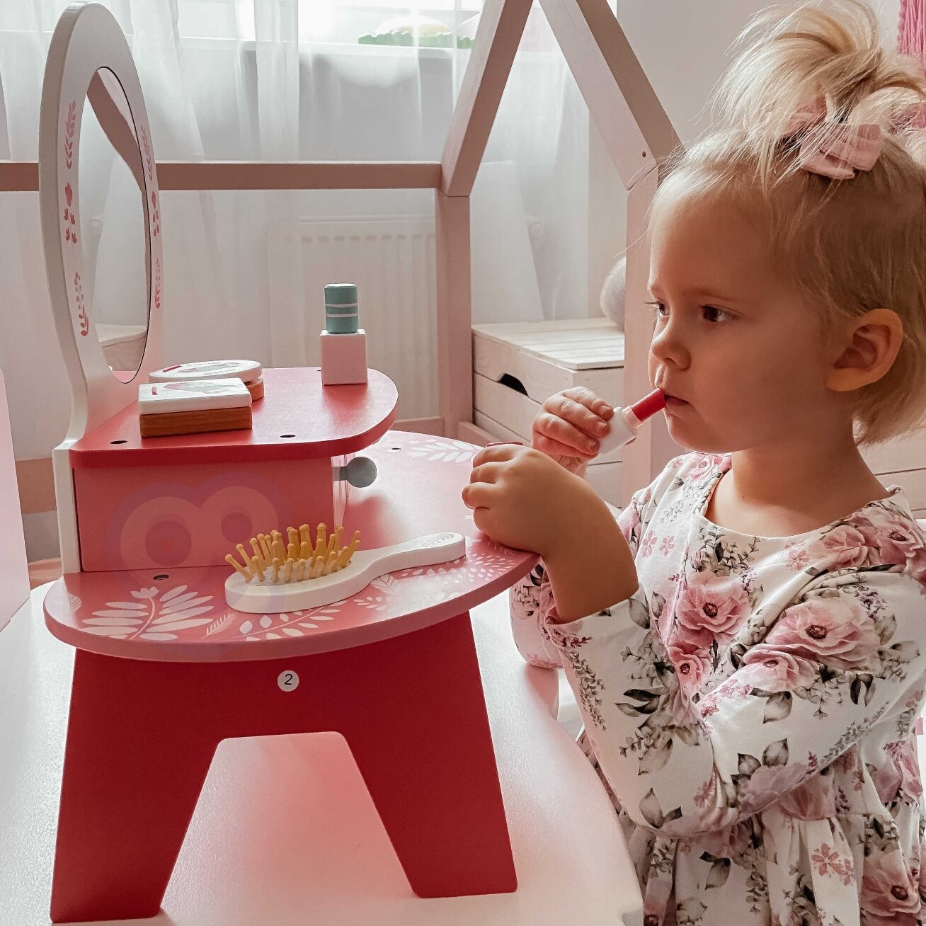 TOOKY TOY Rožinė medinė makiažo kosmetinė su veidrodžiu 2