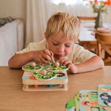 TOOKY TOY Medinis vikrumo žaidimas 2in1 Ištrauk kirmėlytes vaikams
