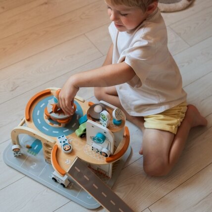 TOOKY TOY Medinis kosminis parkingas – kosminė stotis 9