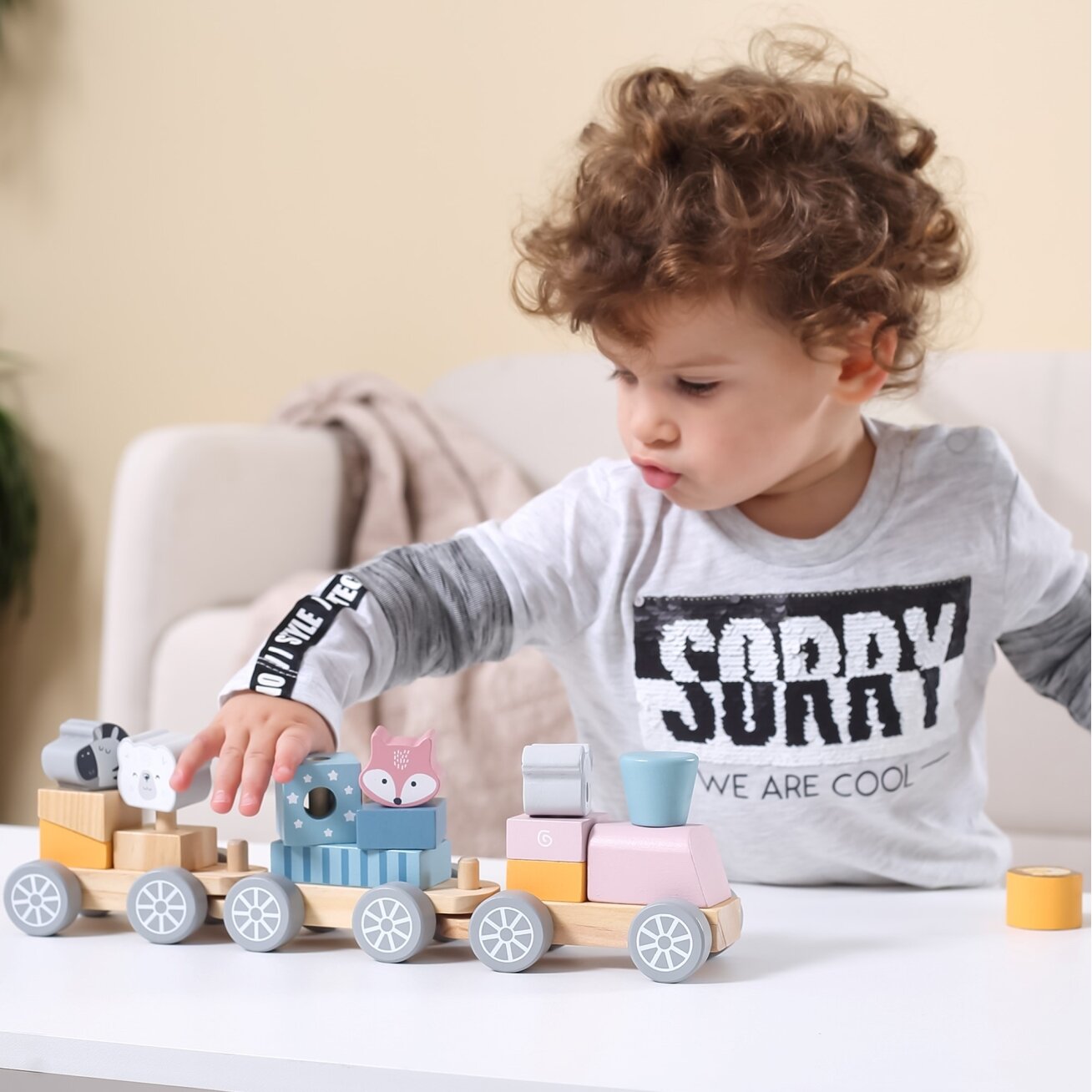 VIGA PolarB medinis traukinukas su vagonėliais ir gyvūnėliais dėliojimui Montessori 4
