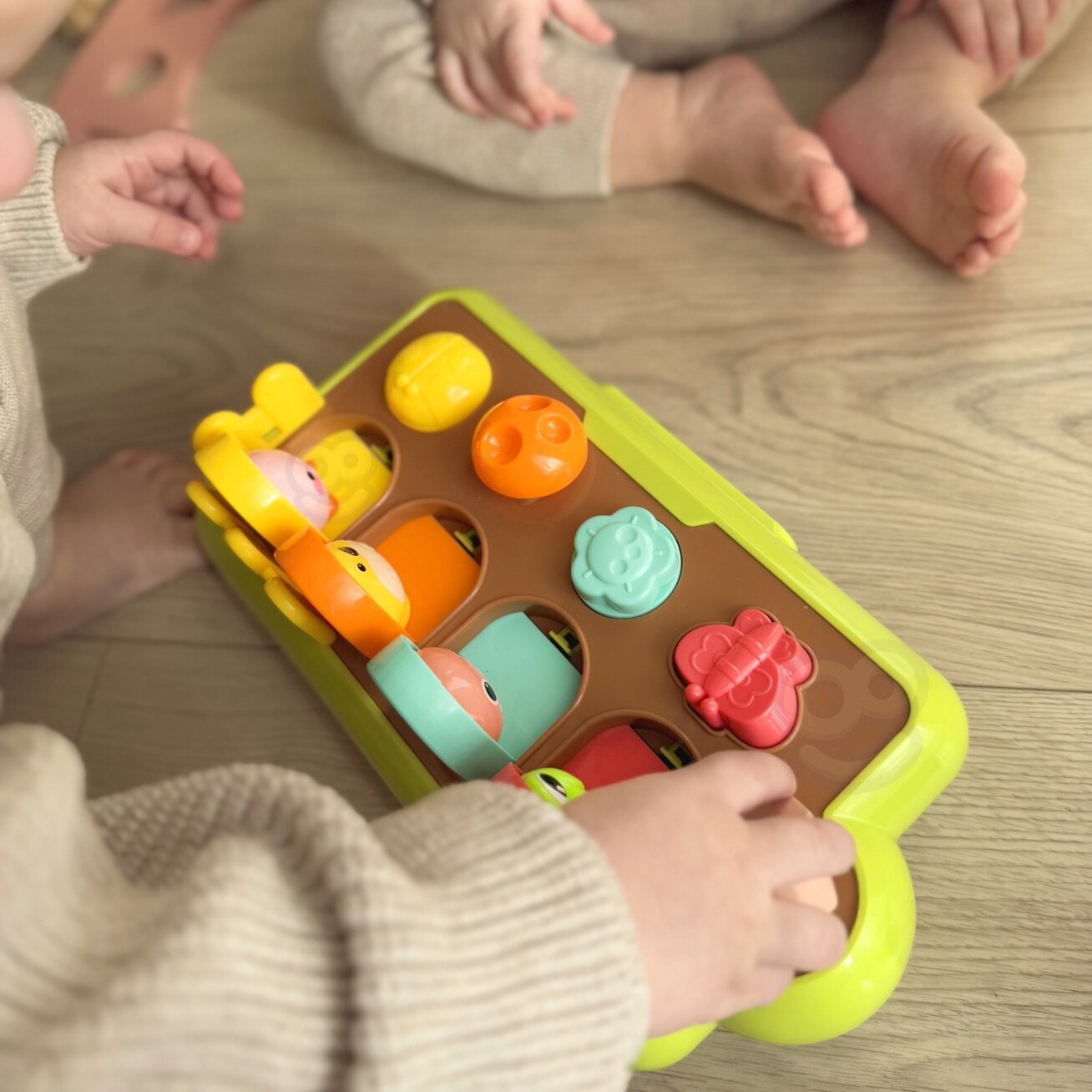 WOOPIE BABY edukacinis žaislas Iššokantys gyvūnėliai Linksmas ūkis POP-UP 2 WOOPIE BABY edukacinis žaislas Iššokantys gyvūnėliai Linksmas ūkis POP-UP 2