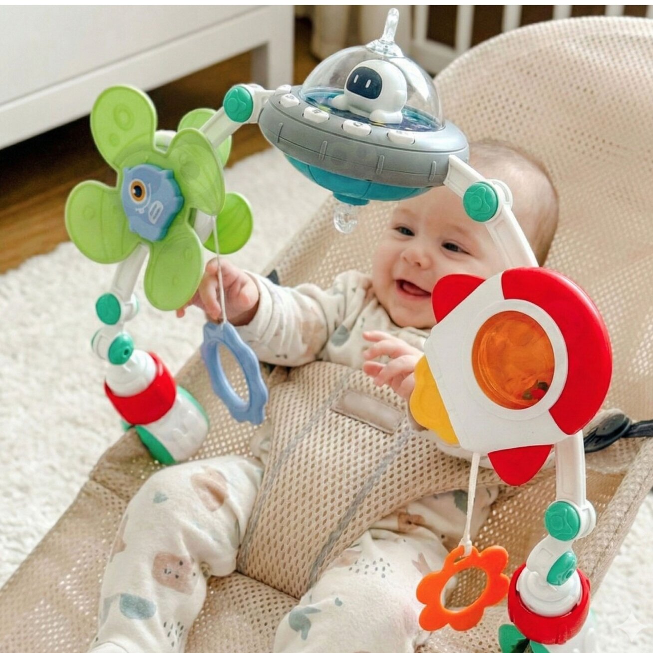 WOOPIE BABY Interaktyvus lankas su žaisliukais lovytei, grojantis lopšines 2