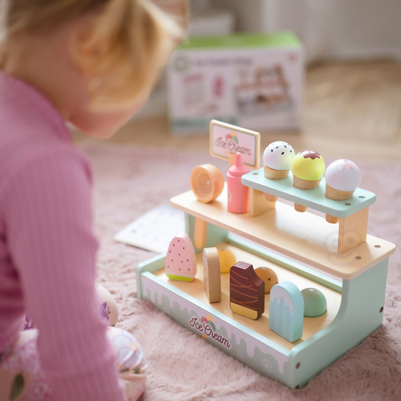 WOOPIE GREEN Medinė ledainė parduotuvėlė Rinkinys su ledais prekystalis 16 vnt. 7 WOOPIE GREEN Medinė ledainė parduotuvėlė Rinkinys su ledais prekystalis 16 vnt. 7