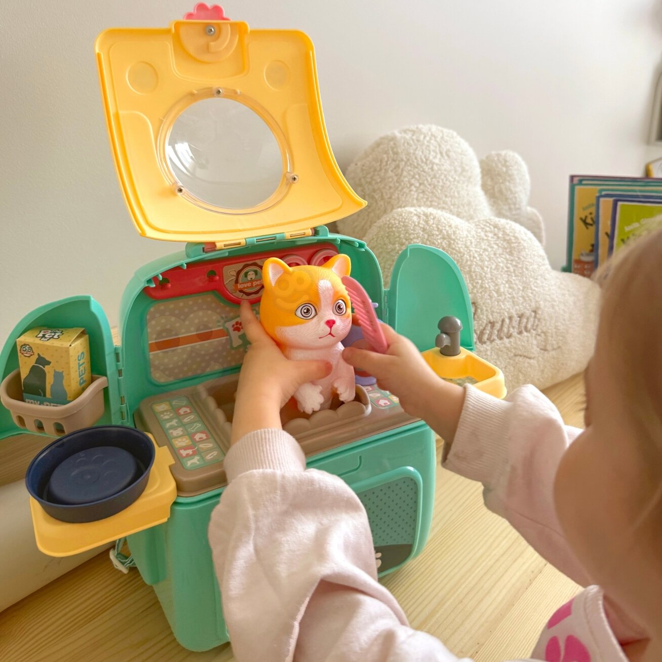 WOOPIE Kačiukas Nešiojamas grožio salonas 2w1 kuprinėje-nešyklėje 3 WOOPIE Kačiukas Nešiojamas grožio salonas 2w1 kuprinėje-nešyklėje 3