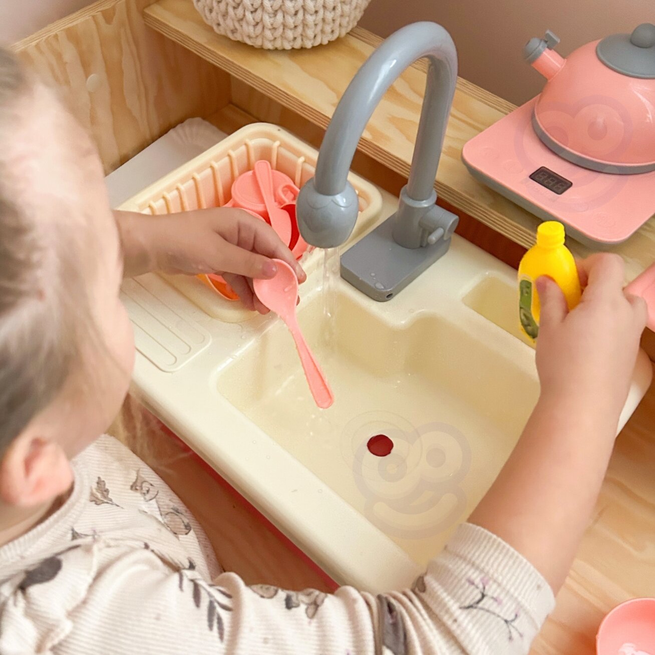 WOOPIE 2in1 virtuvinė plautuvė su maišytuvu ir vandeniu 6