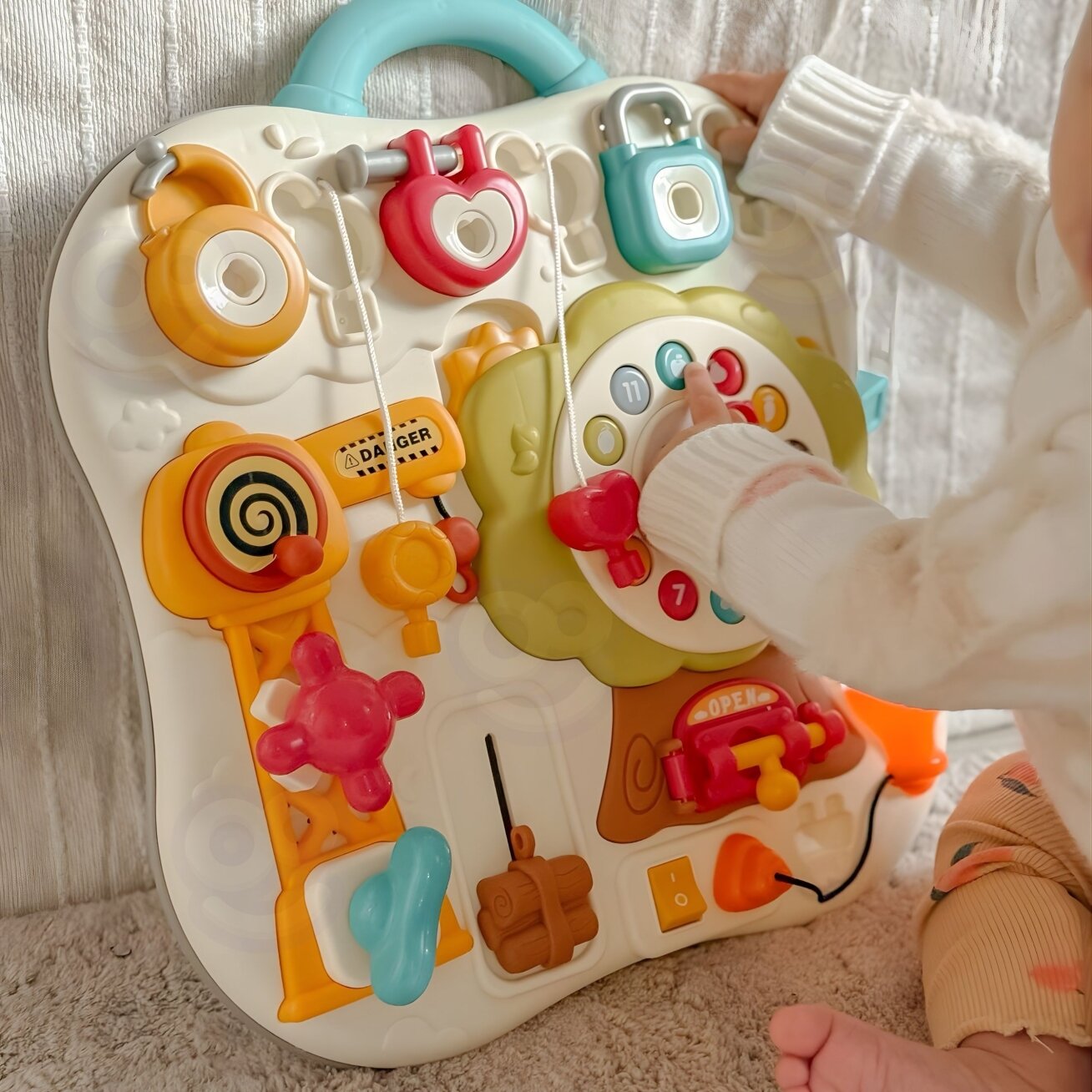 WOOPIE Montessori manipuliacinė sensorinė interaktyvi lenta mažyliui 3 WOOPIE Montessori manipuliacinė sensorinė interaktyvi lenta mažyliui 3