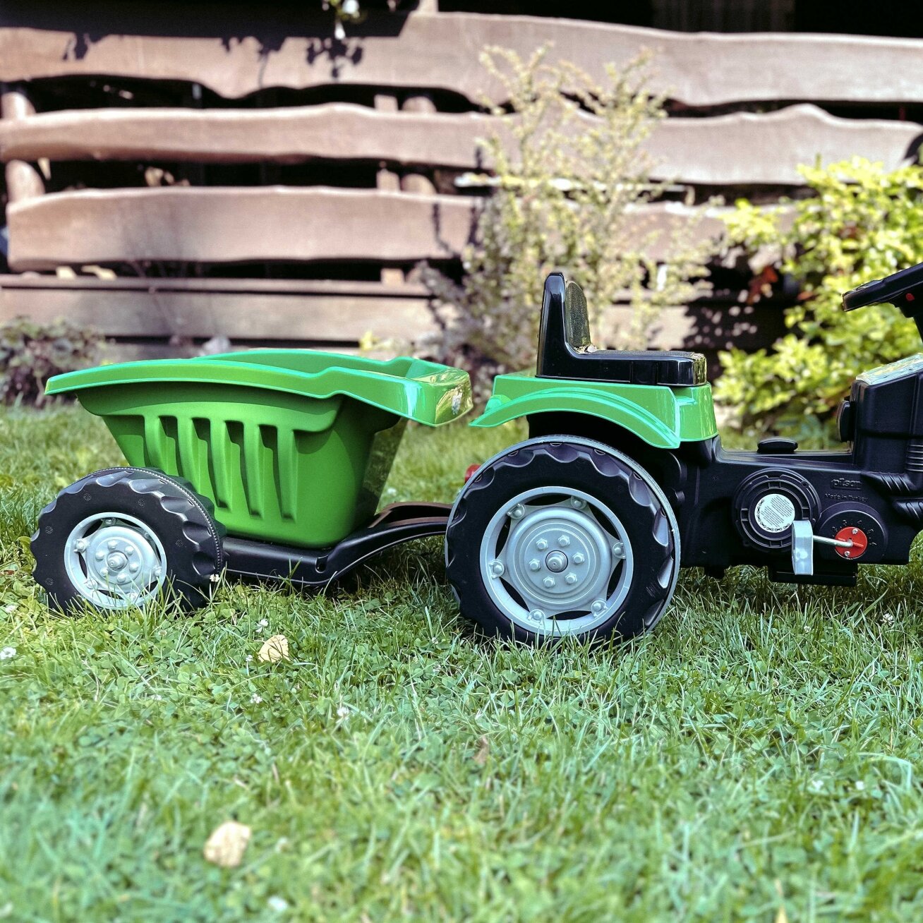 WOOPIE Pedalinis traktorius Farmer GoTrac MAXI su priekaba, tylūs ratai 8 WOOPIE Pedalinis traktorius Farmer GoTrac MAXI su priekaba, tylūs ratai 8