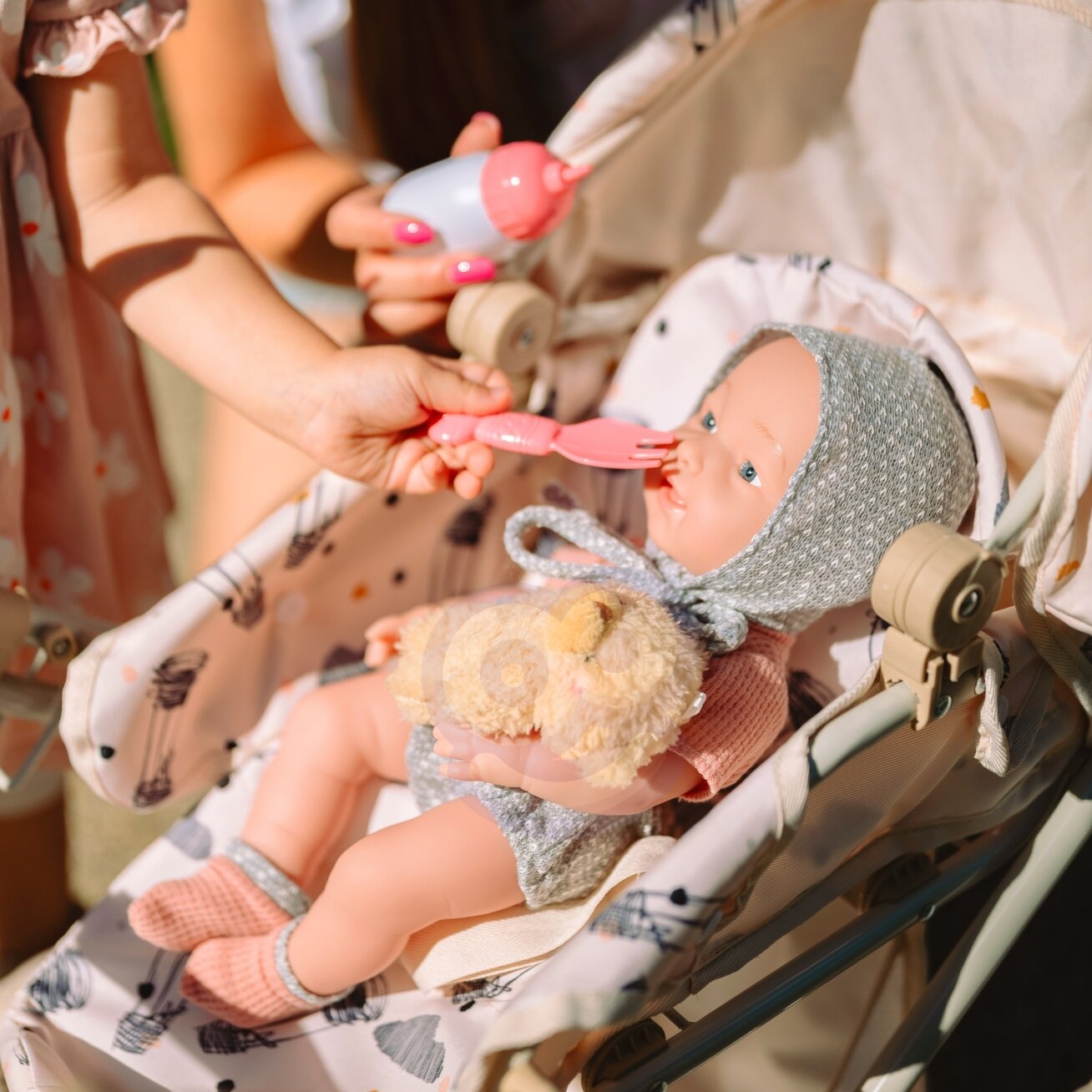 WOOPIE ROYAL kūdikio lėlė 36 cm su drabužėliais ir meškiuku, maitinimo priedai 1
