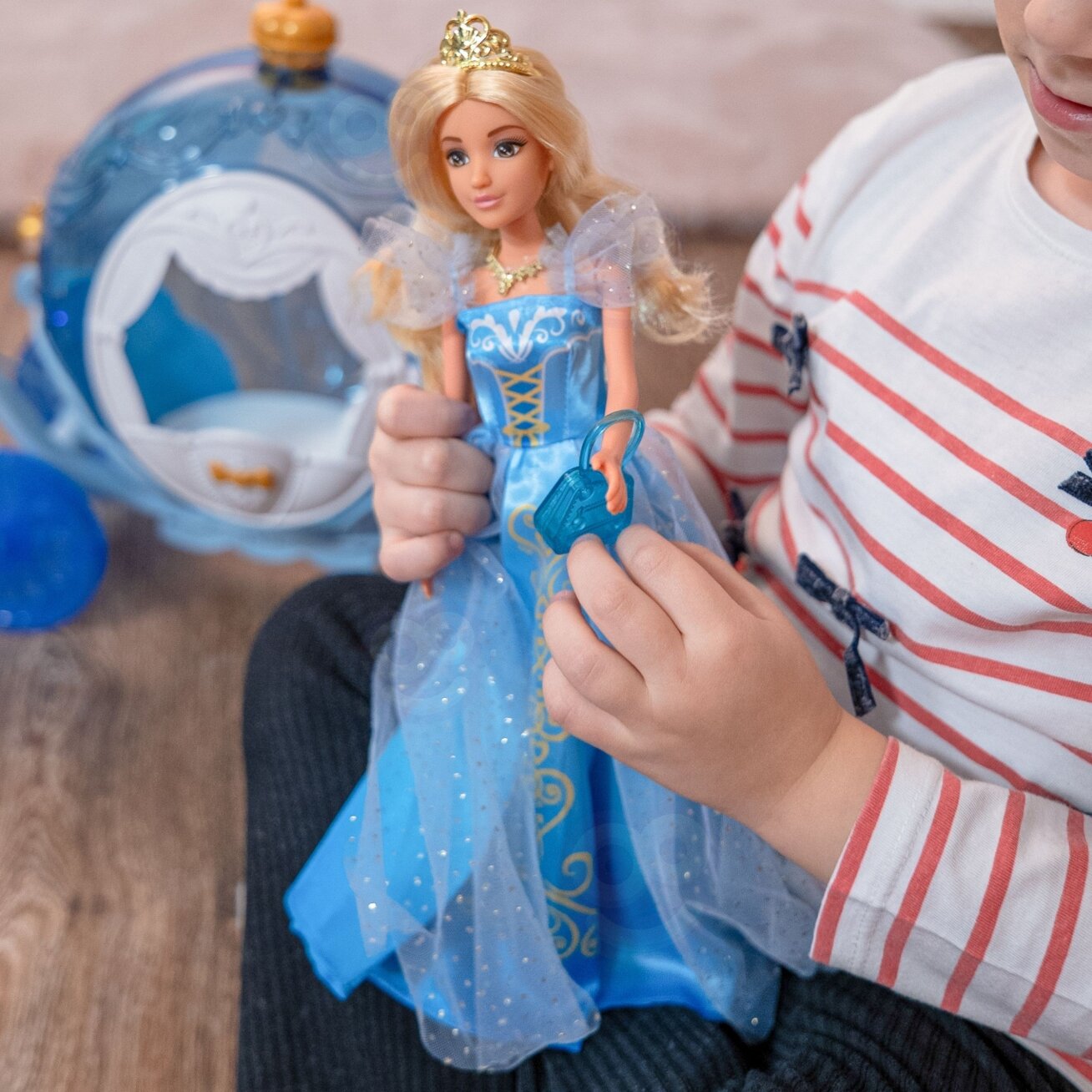 WOOPIE ROYAL Ledo princesės Lily lėlė ir stebuklingas vežimas karieta su priedais 1