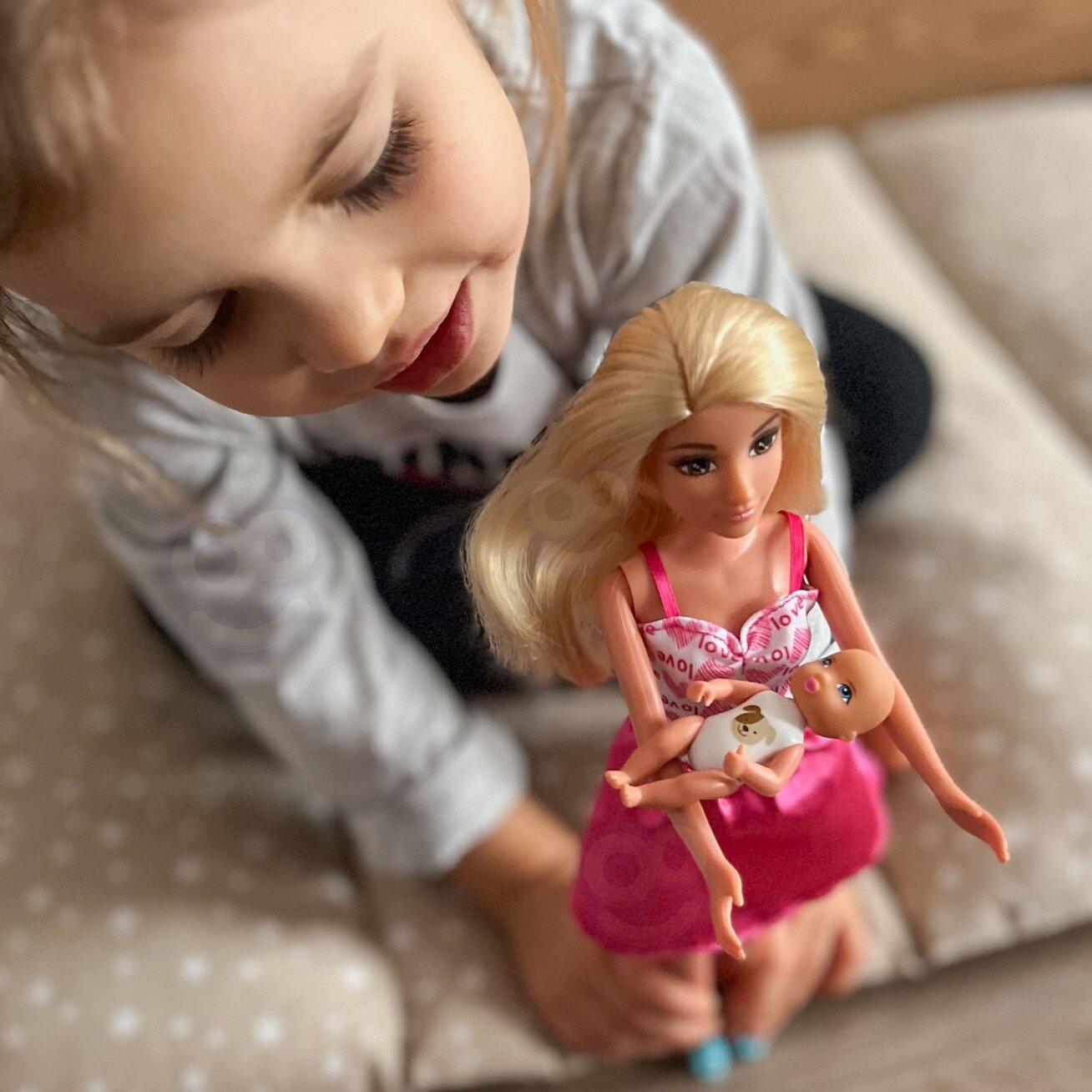 WOOPIE ROYAL Lėlė Lily kūdikėlis Maitinimo kėdutė Rinkinys Aksesuarai 9