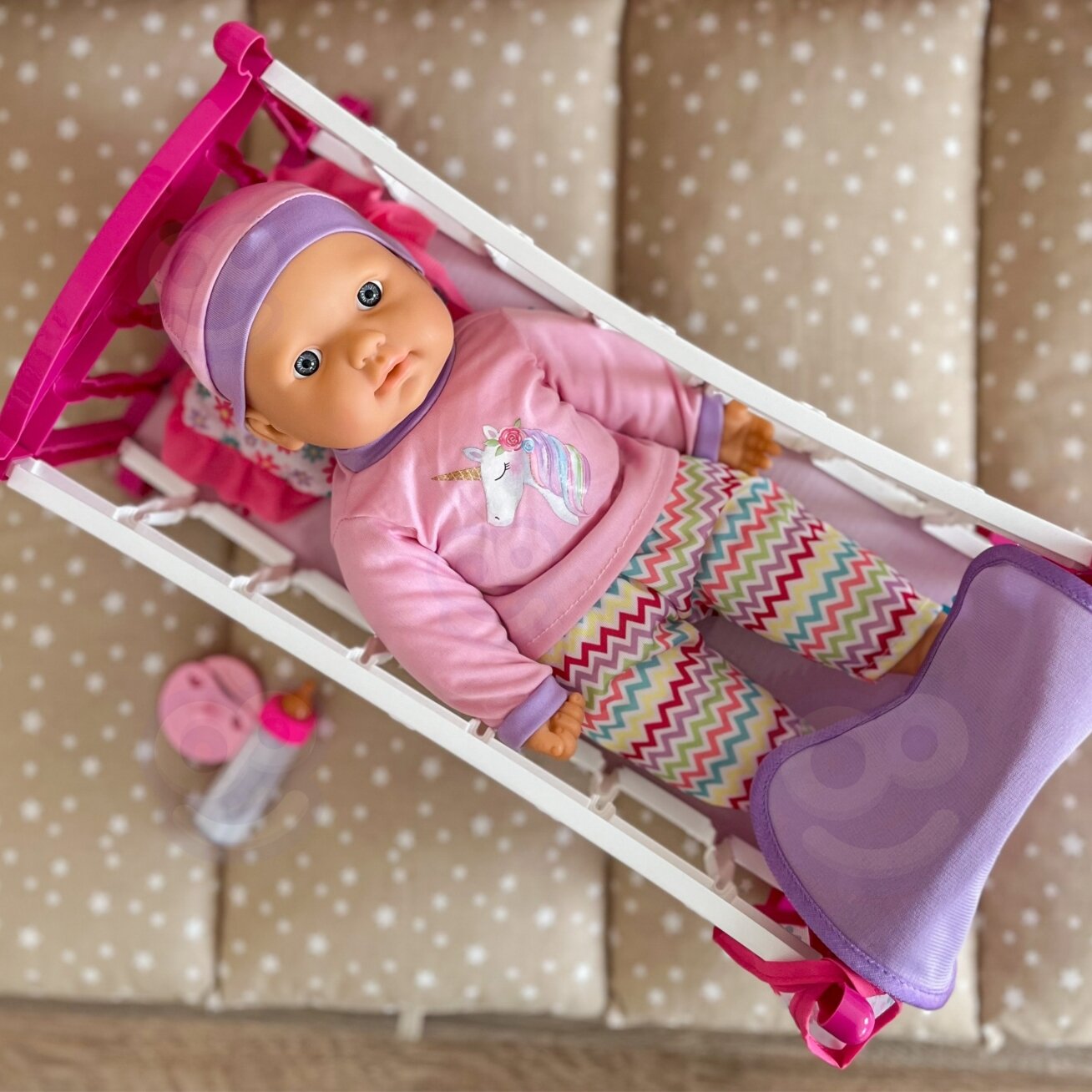 WOOPIE ROYAL XL rinkinys Lėlytės prižiūrėtoja Vienaragis su lopšiu ir maitinimo rinkiniu 6 WOOPIE ROYAL XL rinkinys Lėlytės prižiūrėtoja Vienaragis su lopšiu ir maitinimo rinkiniu 6