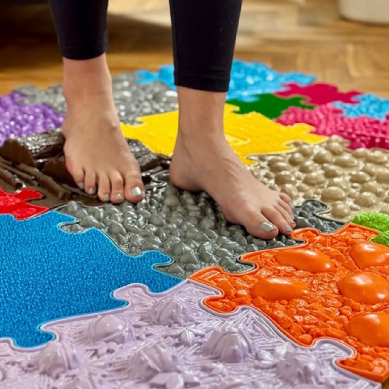 WOOPIE Sensorinis ortopedinis kilimėlis Royal Puzzle 26 vnt. + 4 maži 1