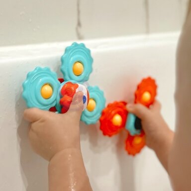 WOOPIE BABY kramtukas su besisukančiu spinneriu su siurbtuku, rinkinys 3 vnt.