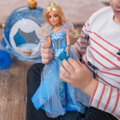 WOOPIE ROYAL Ledo princesės Lily lėlė ir stebuklingas vežimas karieta su priedais