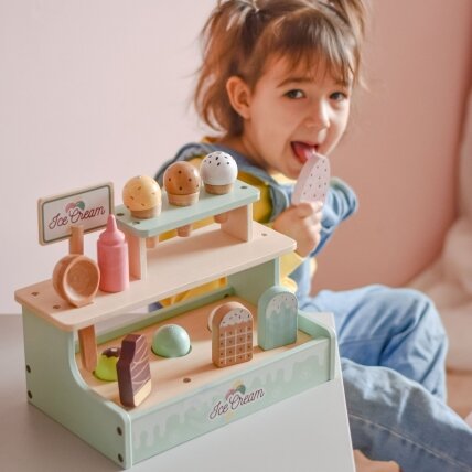 WOOPIE GREEN Medinė ledainė parduotuvėlė Rinkinys su ledais prekystalis 16 vnt. 10 WOOPIE GREEN Medinė ledainė parduotuvėlė Rinkinys su ledais prekystalis 16 vnt. 10