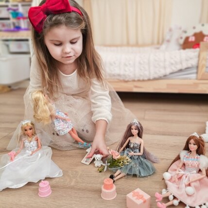 WOOPIE ROYAL Lėlė Emi elegantiškoje tiulinėje suknelėje su kaspinu ir puokšte 1 WOOPIE ROYAL Lėlė Emi elegantiškoje tiulinėje suknelėje su kaspinu ir puokšte 1